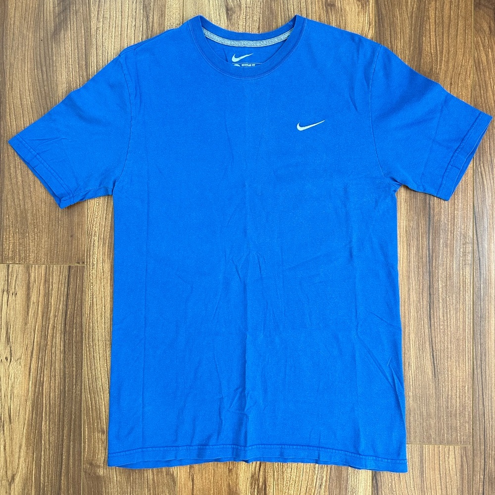 Nike Regular Fit Men’s Medium Blue T Shirt